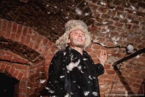 Подробнее о статье Спектакль «Чем люди живы», «Ведогонь-театр». Любите друг друга