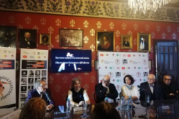 «Лучшие оценивают лучших» – негласный девиз фестиваля «Уроки режиссуры»