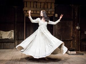 Подробнее о статье Спектакль «Нужна драматическая актриса», театр «Около»