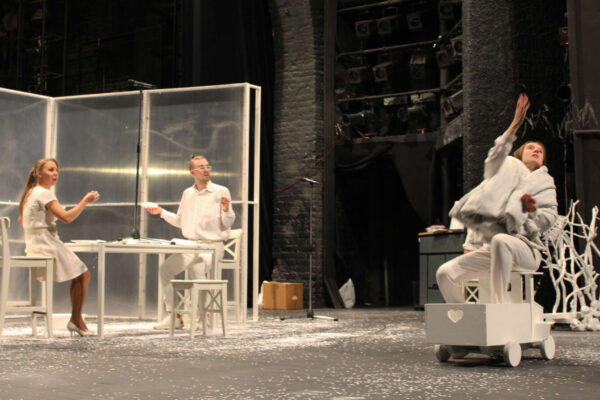 Российский фонд культуры проводил конкурс для молодых режиссеров и современных драматургов. Что теперь будет?