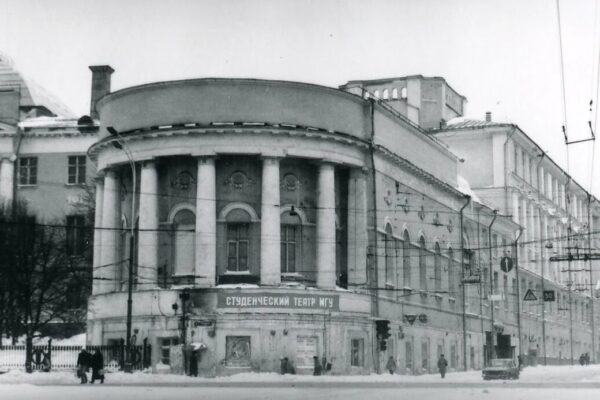 Когда появился первый московский публичный театр? Путешествие в историю театра МОСТ