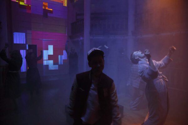 Спектакль «Обломки», ШДИ. Игра в 90-е