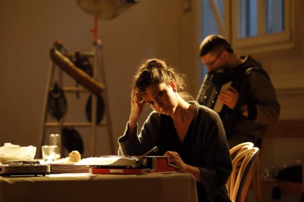 «…свет повсюду гаснет, но виден его след», ШДИ. А как вы проводите вечера?