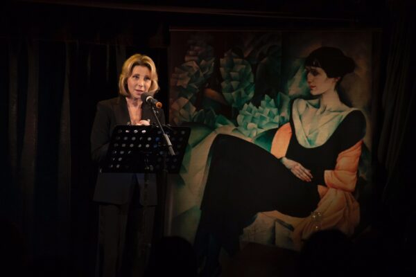 «13 вопросов к Ахматовой», поэтический вечер Юлии Рутберг