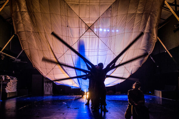 «На свете счастья нет, но есть покой и воля». Спектакль «Полковник-птица» в Электротеатре Станиславский