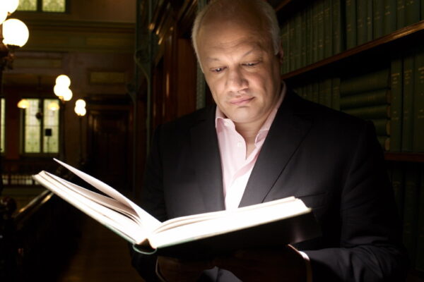 От любви до ненависти. Спектакль «Маленькие супружеские преступления»