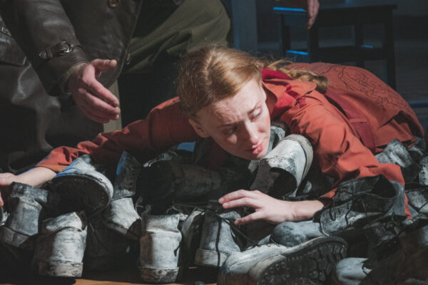 Спектакль «Кони за окном», Театр Школа Драматического Искусства. Фоторепортаж