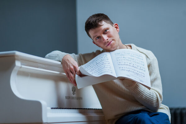 Даниил Могутов: «Мне нравился не театр, а театральная атмосфера и то, что театр – прибежище всех искусств»