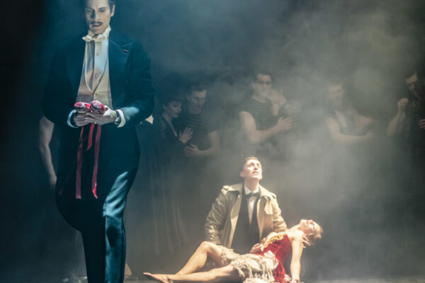 Бродвейский дух на кончиках пуантов. «Красные башмачки» Мэтью Борна на экранах проекта TheatreHD