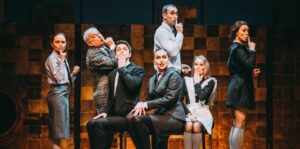 Подробнее о статье А если будете хорошо себя вести, то нальём воду. На Биеннале театрального искусства привезли «Доходное место» Свердловского театра драмы