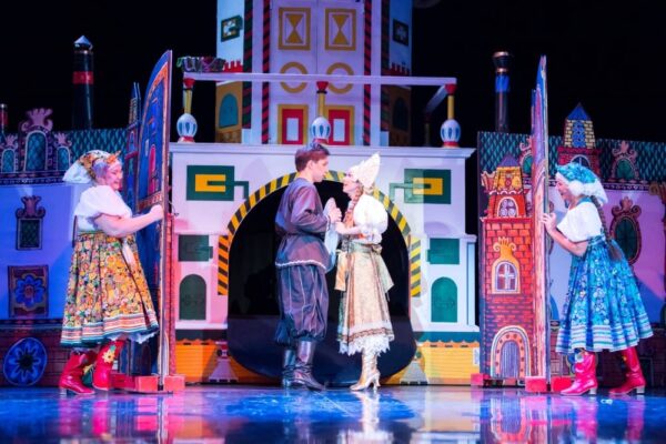 «Развернись душа гармошкой…». Спектакль «Летучий корабль», Театриум на Серпуховке