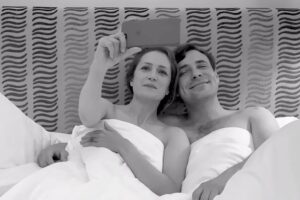 Подробнее о статье Лучшее кино тяжелого года. Сериал «Нежность» Анны Меликян