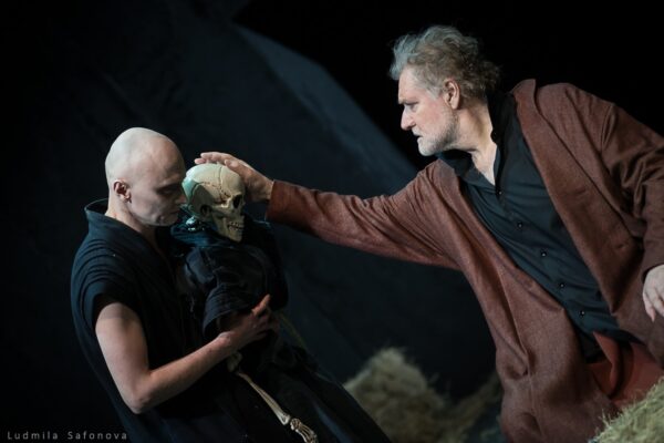 На вершине одиночества. Премьера спектакля «Ромул Великий» в театре им.Вахтангова