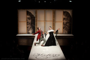 Подробнее о статье Премьера в Театре Олега Табакова. Спектакль «МОЛЬЕР, avec amour». Фоторепортаж