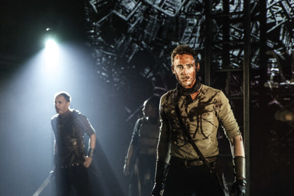 «Ты мне сама внушила эти мысли». Как воспитать героя: Джози Рурк и её «Кориолан» в проекте TheatreHD