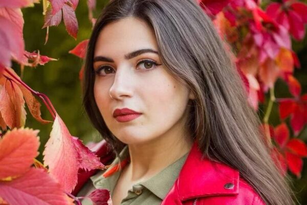 «“Бал вампиров” мне показал меня». Интервью с артисткой мюзиклов Александрой Каспаровой