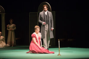 Подробнее о статье Редкая коллекция открыток. «Евгений Онегин» в Новой Опере