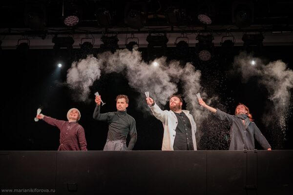 Премьера в театре «Сатирикон». Спектакль «Близкие друзья». Фоторепортаж