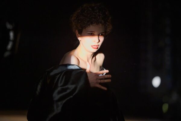 В поиске того, кто «послан Богом… кто до гроба хранитель мой…». Эскиз к творческому портрету актрисы Марии Смольниковой