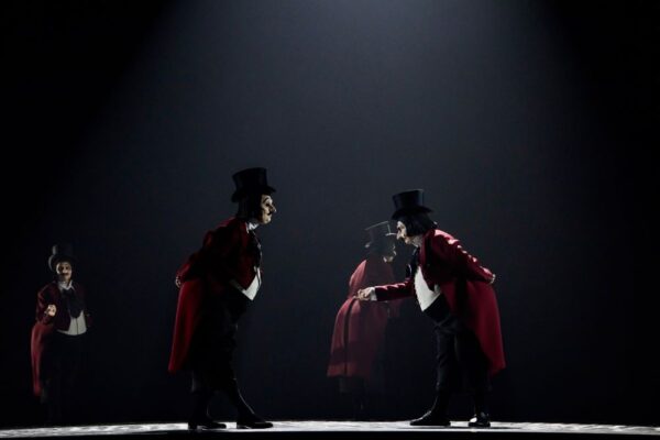 Похождения Чичикова на сцене театра им.Вахтангова: премьера спектакля «Мёртвые души»