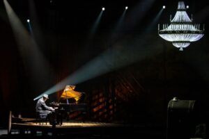 Подробнее о статье Борис Березовский сыграет «1900. Легенда  о пианисте» в Малом Театре