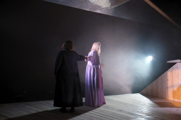 Мечты о возвращении к прошлому. «Августовские киты» в Театре на Васильевском