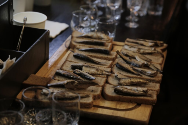 «Невидимая книга»: драма сквозь улыбку