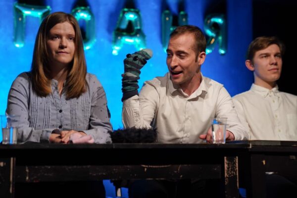 Перчатка дьявола в спектакле Юрия Муравицкого «Длань Господня»