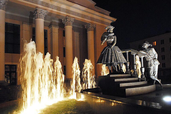 Гастроли Красноярского ТЮЗа на сцене Театра Вахтангова