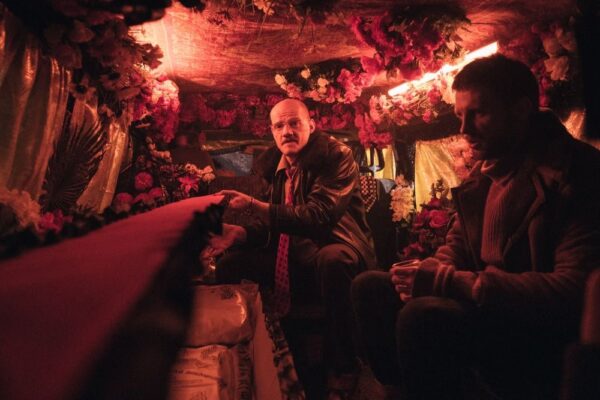 «Петровы в гриппе»: в поисках настоящего