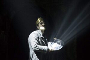 Подробнее о статье Кровавое дефиле. Спектакль «Ричард III» в Театре Вахтангова