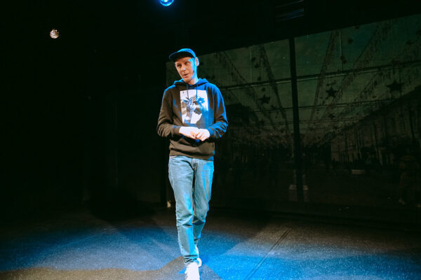 Улица, идущая через нас. Спектакль «Калуга. Театральная» в гастрольном проекте «Поехали»