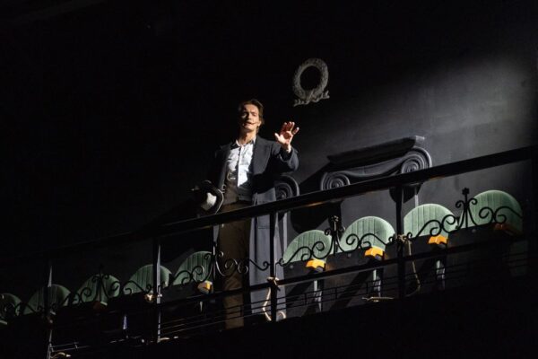 «Поиграем в декаданс…» Премьера спектакля «Цветочки зла», театр «Модерн»