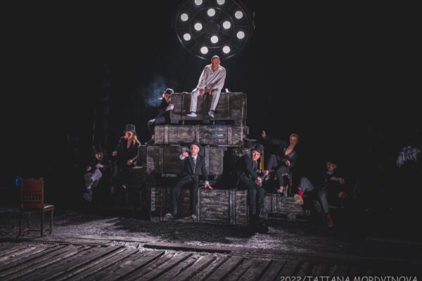 Премьера спектакля Юрия Бутусова «Р» в театре «Сатирикон». Фоторепортаж