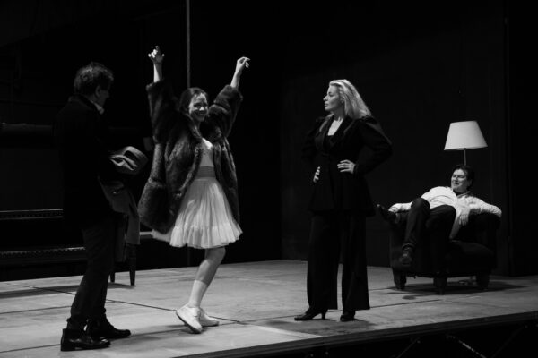 Флориан Зеллер снова на московской сцене: в Театре Вахтангова репетируют пьесу «Обратная сторона медали»