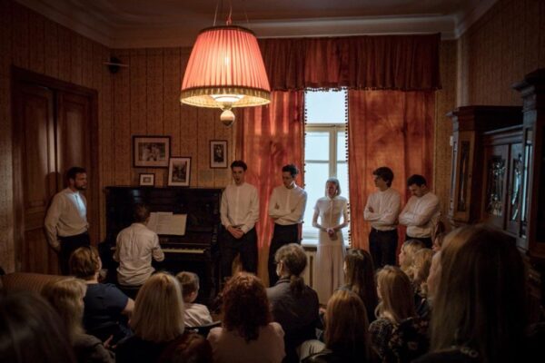 «Турбины.Дни» (литературное кабаре). Когда: 14,15 мая, Музей М.А. Булгакова, «Нехорошая квартира» 