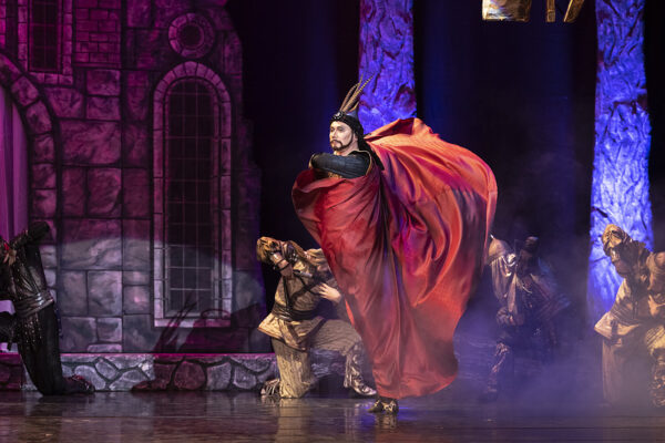 Фонтан слёз Бахчисарайского дворца. Балет «Бахчисарайский фонтан» Марийского государственного академического театра оперы и балета им. Э. Сапаева