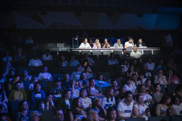 Москино приглашает на специальный показ фильма Огонь в рамках Всероссийского конкурс индивидуальных исполнителей «Соло 01»