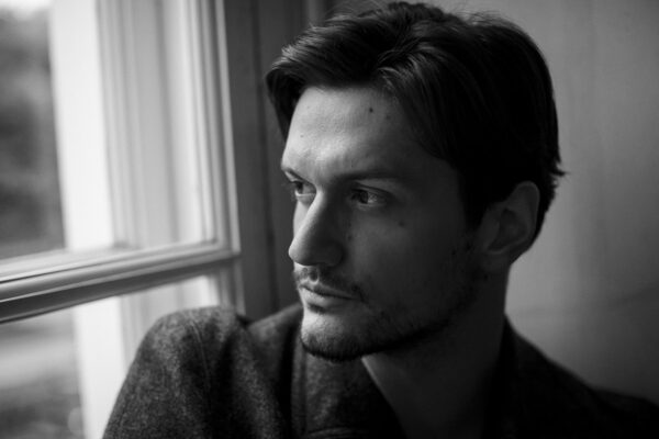 «Мне кажется, нельзя цензурировать правду…» Интервью с актером и режиссером Федором Левиным