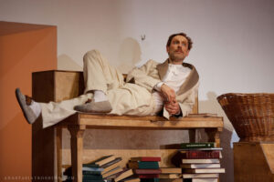 Подробнее о статье «Мурркулатура Гофмана», театр «Школа драматического искусства». Фоторепортаж