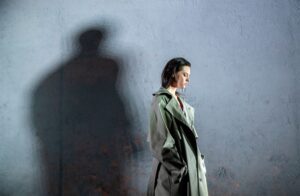 Подробнее о статье «Один любит арбуз, а другой – свиной хрящик». Премьера спектакля «БЕСприданница» в театре Моссовета