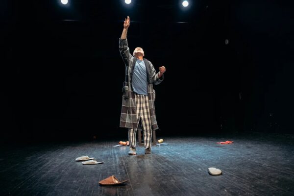 Очень личная история по Бродскому. Моноспектакль Олега Алмазова «Разговор в разговоре» 