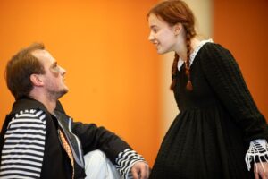 Подробнее о статье Премьера спектакля «Рыжая волшебница» в «Центре театра и кино под руководством Никиты Михалкова»