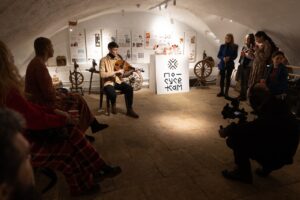 Подробнее о статье Кот из коллекции «Пэчворк» покорил проект-коллаборацию «Русские символы»