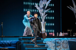 Подробнее о статье Данил Чащин поставил Давида в провинциальном клубе. «Красавец-мужчина» в Театре имени Пушкина