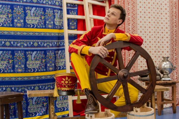 Сказка в подарок на Новый год в Театре Мимики и Жеста