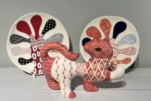 Подробнее о статье <strong>В музее «ПО СУСЕКАМ» открыта финальная выставка проекта-коллаборации «Русские символы»</strong>