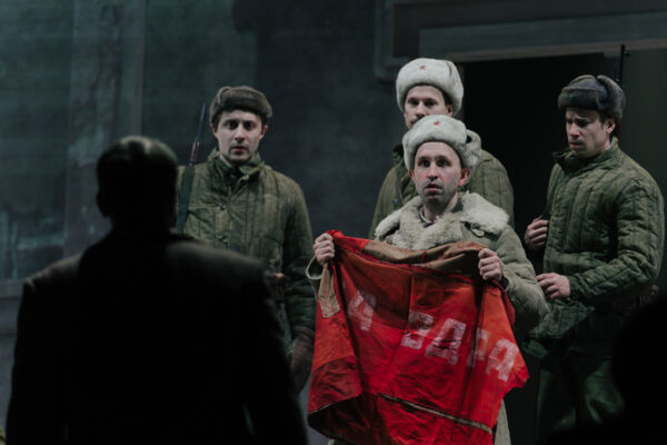 Война – это ускоренная жизнь. Московская премьера постановки «Живые и мёртвые. Солдатами не рождаются» на IV Зимнем международном фестивале искусств