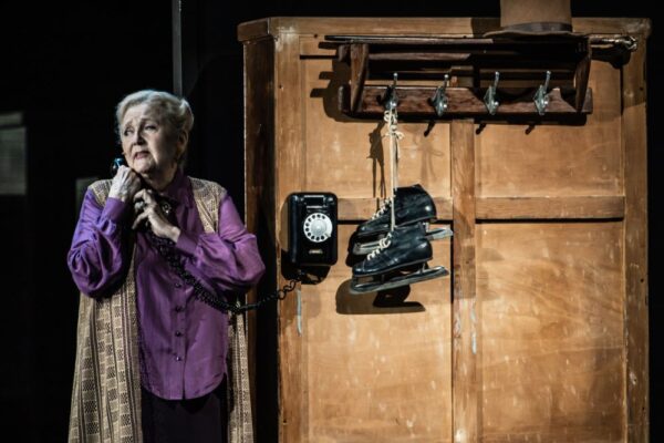 Время бежит… Спектакль «Дядя Лёва», Театр на Бронной