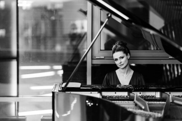 Юлия Вострилова: «Мы очень счастливые… Мы работаем с Михалковым»